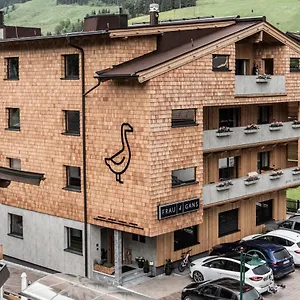Frau Gans - Pure Mountain , Saalbach Österreich